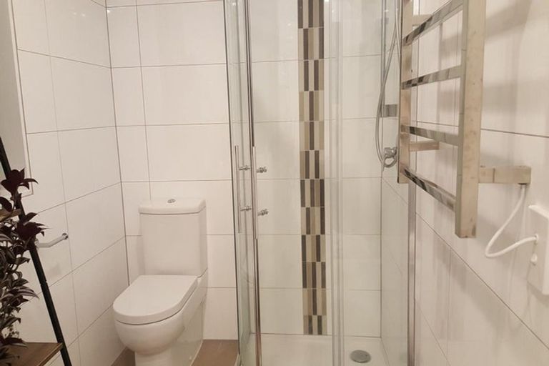 Photo of property in Apollo Apartments, 201/46 Rosedale Road, Rosedale, Auckland, 0632