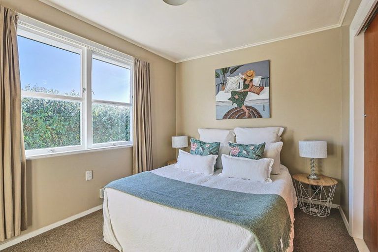 Photo of property in 2/65 Middle Road, Havelock North, 4130