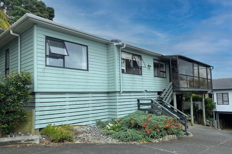 Photo of property in 2/7 Lynngate Place, Hillcrest, Auckland, 0627