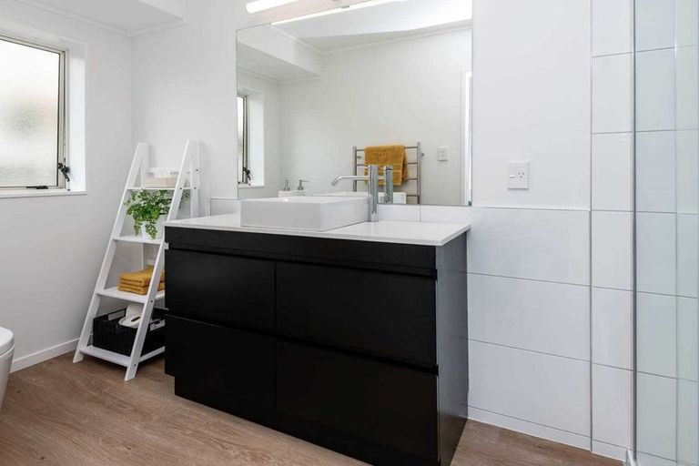 Photo of property in 2/23 Tarnica Road, Northpark, Auckland, 2013