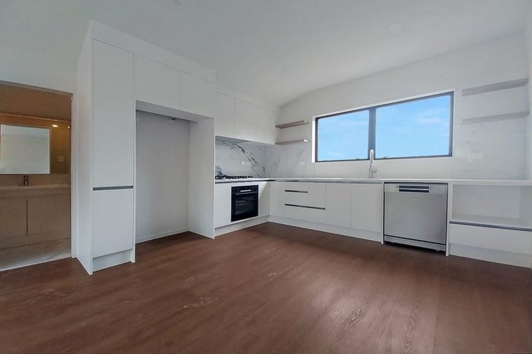 Photo of property in 57c Pleasant Road, Glen Eden, Auckland, 0602