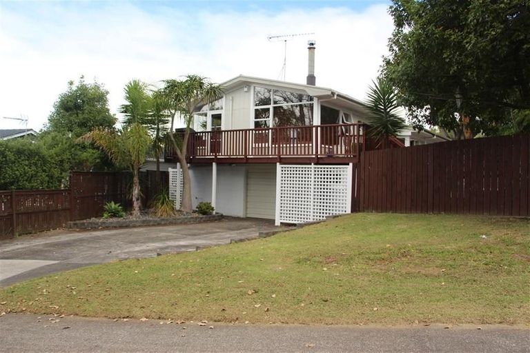 Photo of property in 3 Beldon Place, Pakuranga Heights, Auckland, 2010