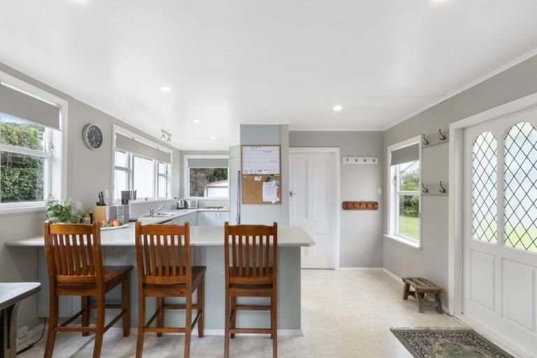 Photo of property in 8 Hautana Square, Woburn, Lower Hutt, 5010