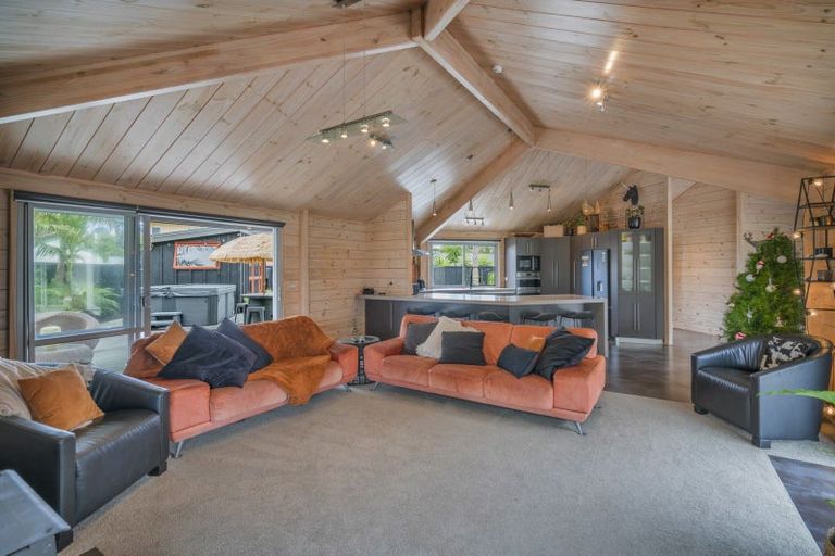 Photo of property in 33 Mccormick Place, Pauanui, Hikuai, 3579