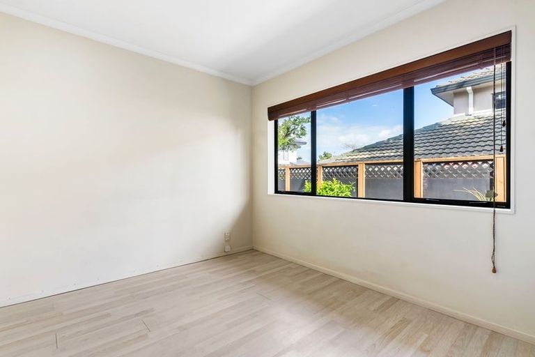 Photo of property in 2/25 Thirlmere Rise, Northpark, Auckland, 2013