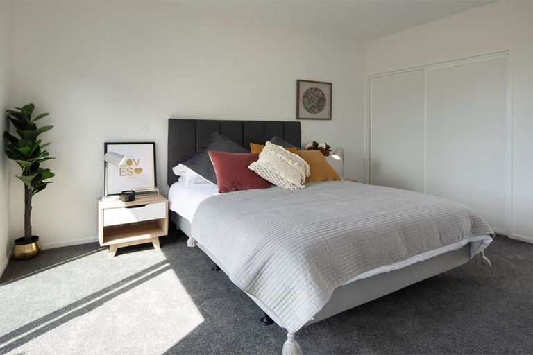 Photo of property in 2 Flotilla Place, Long Bay, Auckland, 0630