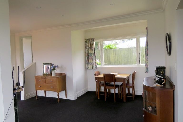 Photo of property in 71 Sutherland Road, Melrose, Wellington, 6023