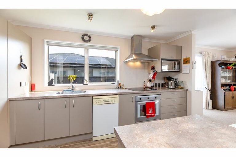 Photo of property in 45 Royal Park Drive, Parklands, Christchurch, 8083