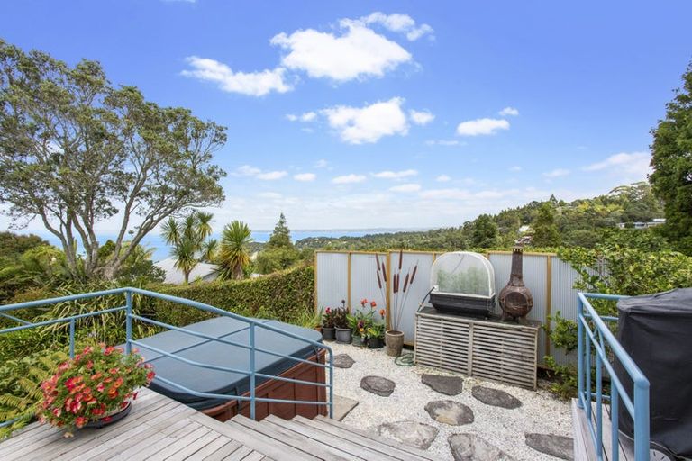 Photo of property in 98 Takahe Road, Titirangi, Auckland, 0604