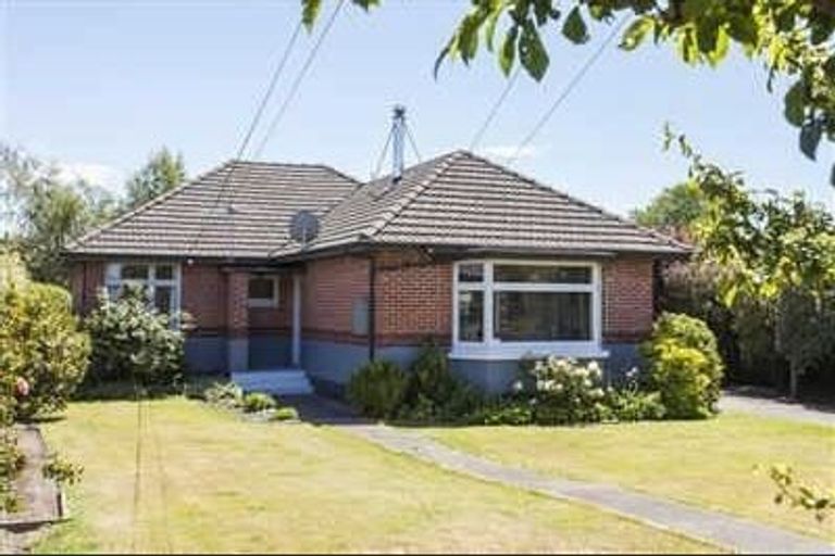 Photo of property in 1 Croziers Road, St Albans, Christchurch, 8052