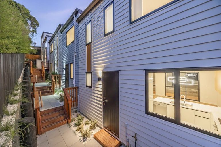 Photo of property in 4/10 Alexander Avenue, Torbay, Auckland, 0630