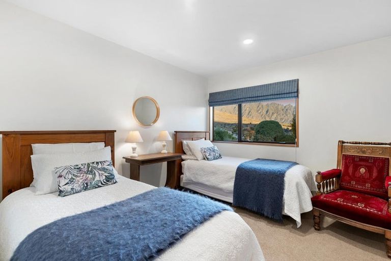 Photo of property in 4 Peregrine Place, Queenstown, 9300