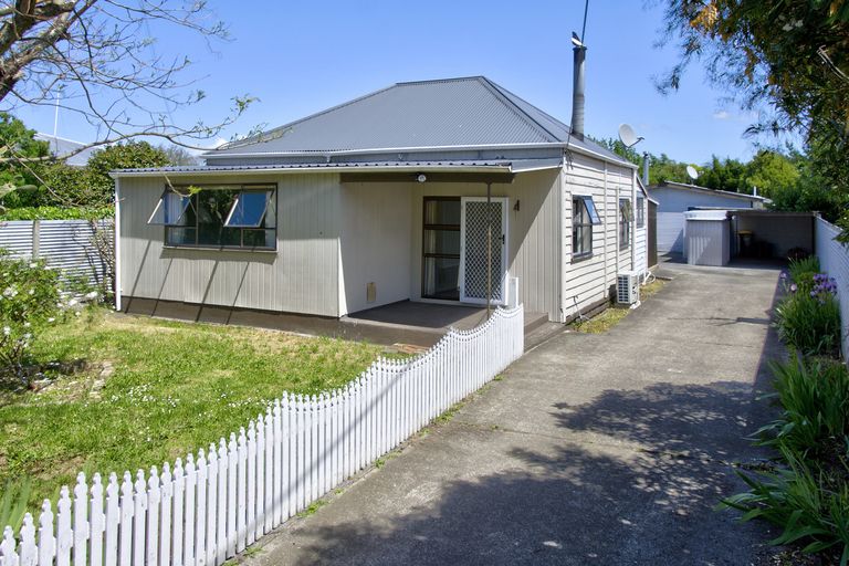 Photo of property in 25 Clifton Avenue, Carterton, 5713