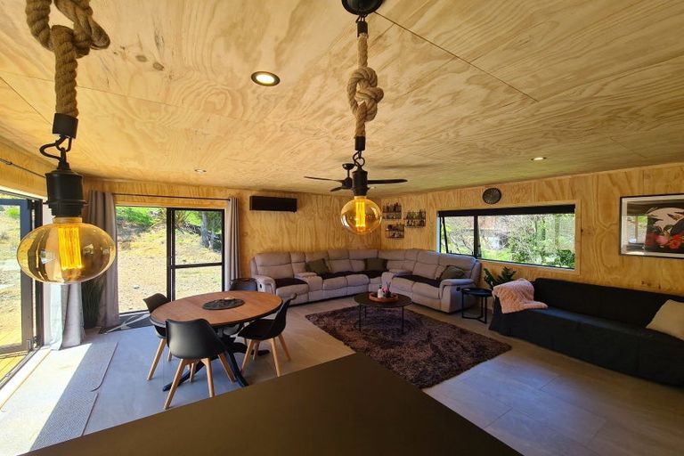 Photo of property in 46 James Street, Coromandel, 3506