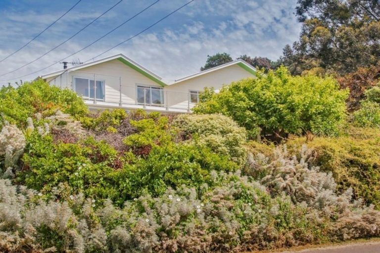 Photo of property in 5 Holmes Bay Road, Pigeon Bay, 7583