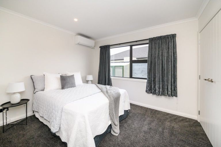 Photo of property in 32 Dogwood Way, Milson, Palmerston North, 4414