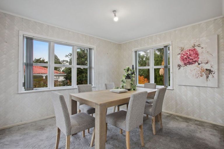 Photo of property in 16 Sylvan Crescent, Te Atatu South, Auckland, 0610