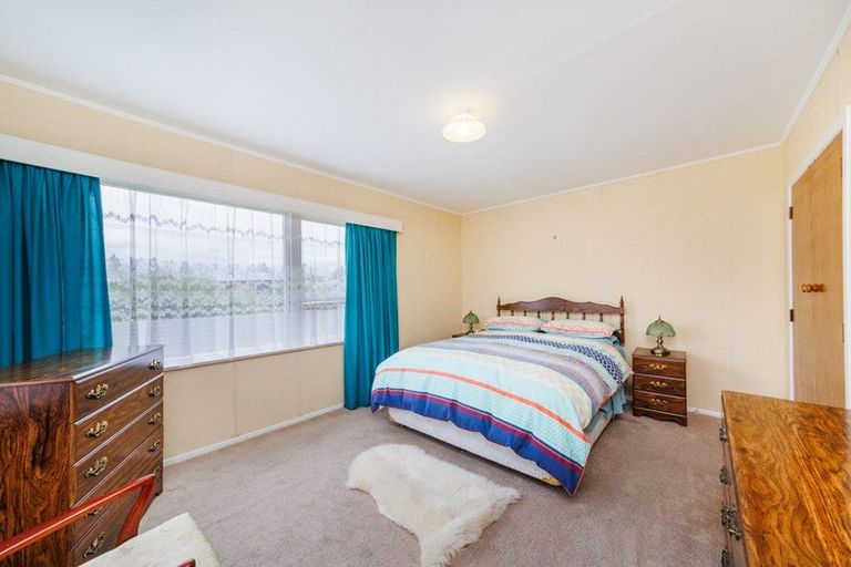 Photo of property in 18 Tararua Terrace, Cloverlea, Palmerston North, 4412