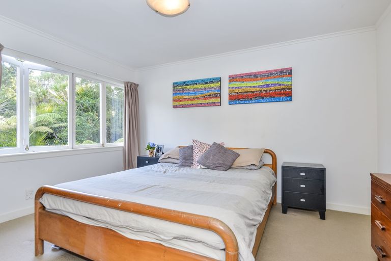 Photo of property in 65 Warner Park Avenue, Laingholm, Auckland, 0604