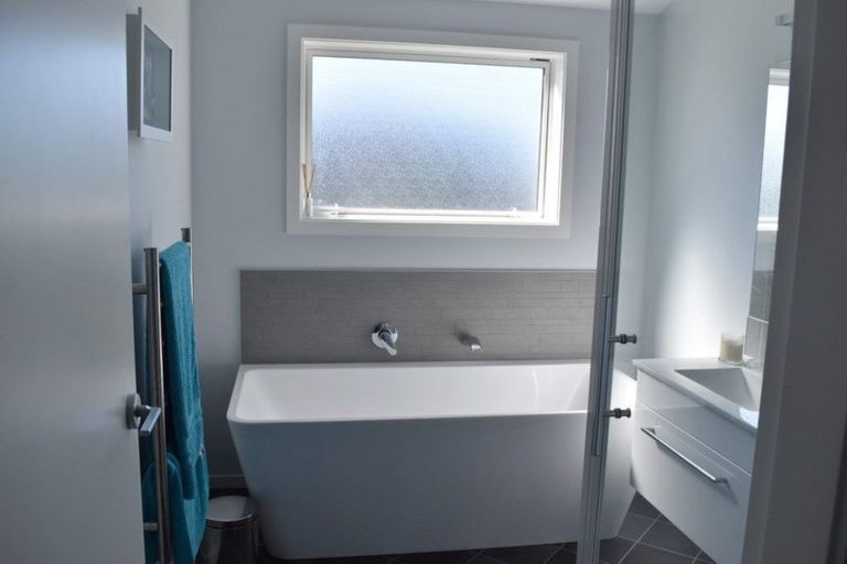 Photo of property in 8 Hartley Avenue, Carterton, 5713