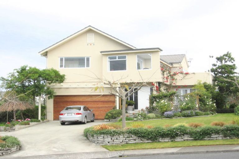 Photo of property in 8 Randall Place, Hospital Hill, Napier, 4110