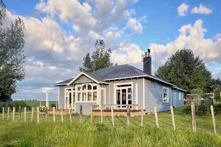 Photo of property in 1926 Makino Road, Halcombe, Feilding, 4779