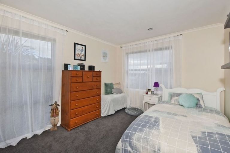 Photo of property in 67 Pyle Road West, One Tree Point, 0118