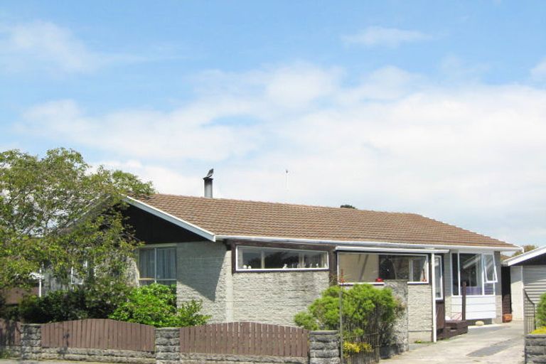Photo of property in 8 Guernsey Street, Aranui, Christchurch, 8061