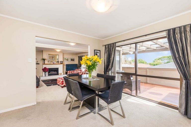 Photo of property in 13 Framalda Place, Conifer Grove, Takanini, 2112