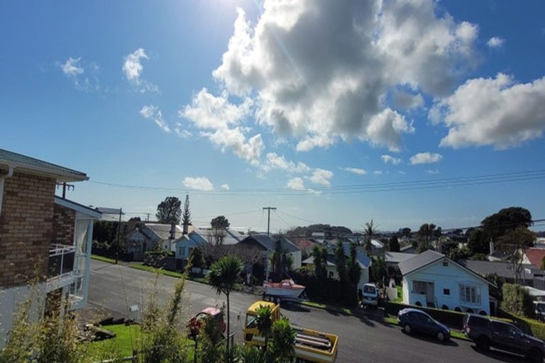 Photo of property in 8 Kitchener Terrace, Moturoa, New Plymouth, 4310
