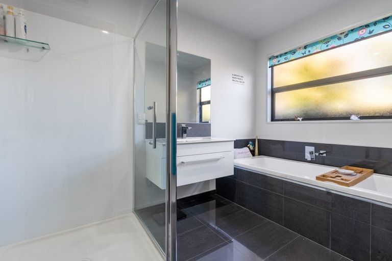 Photo of property in 4 Jacqueline Drive, West Melton, 7618