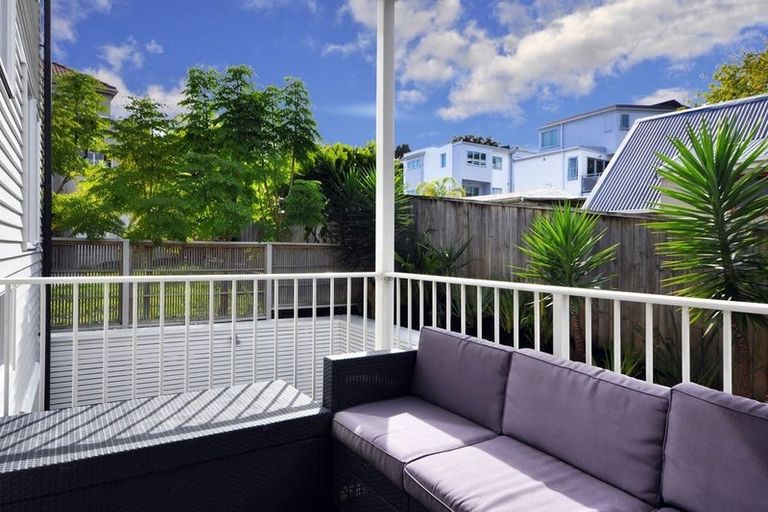 Photo of property in 96d Anzac Street, Takapuna, Auckland, 0622