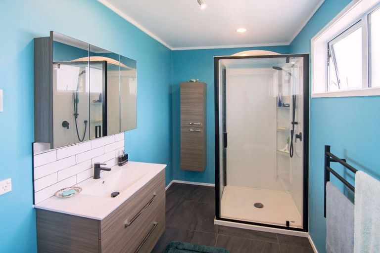 Photo of property in 37 Chester Road, Clareville, Carterton, 5791