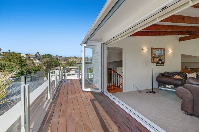 Photo of property in 21 Korotaha Terrace, Rothesay Bay, Auckland, 0630