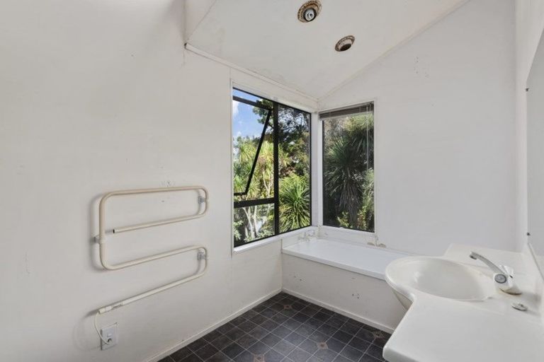 Photo of property in 74 Carlisle Road, Browns Bay, Auckland, 0632