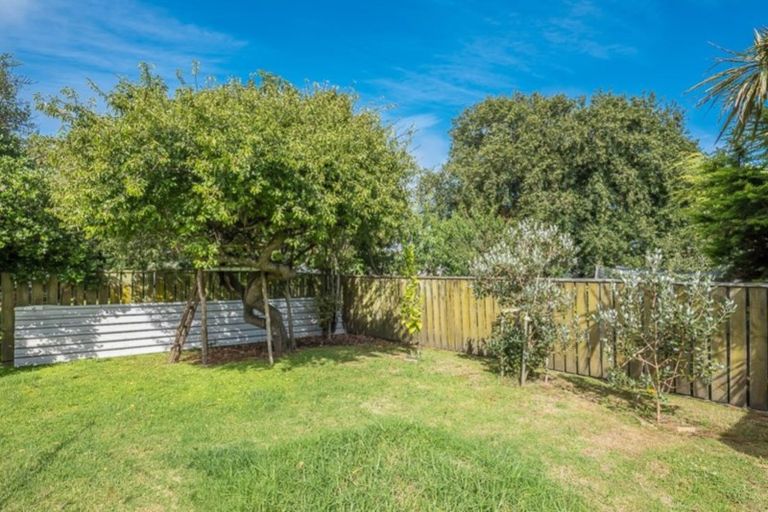 Photo of property in 2 Konini Grove, Raumati Beach, Paraparaumu, 5032