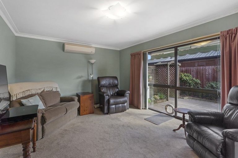 Photo of property in 1/5 Tuscany Place, Beckenham, Christchurch, 8023