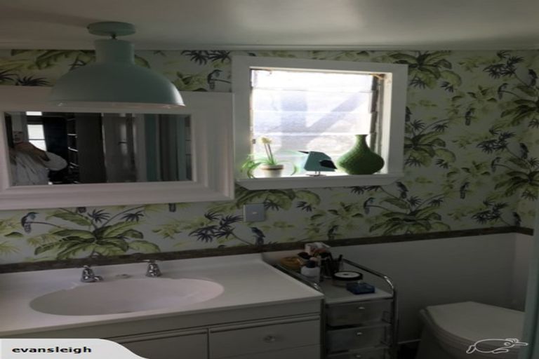 Photo of property in 24 Days Road, Lyttelton, 8082