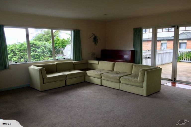 Photo of property in 18 Clearview Heights, Ranui, Auckland, 0612