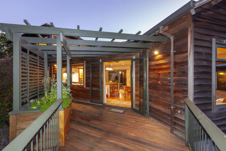 Photo of property in 111 Ngarara Road, Waikanae, 5036