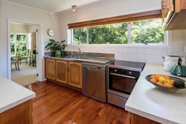 Photo of property in 13 Fenton Terrace, Cockle Bay, Auckland, 2014