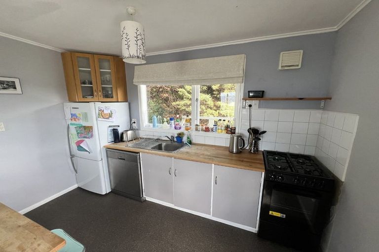 Photo of property in 2 Milne Terrace, Island Bay, Wellington, 6023