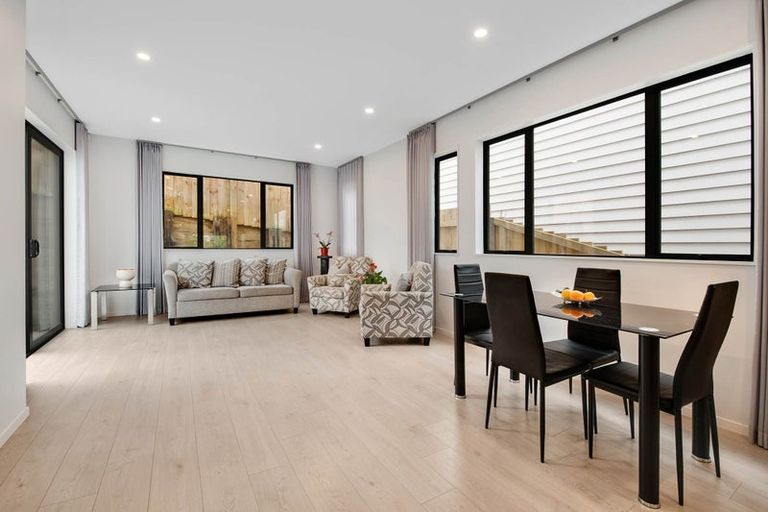 Photo of property in 57d Hogans Road, Glenfield, Auckland, 0629