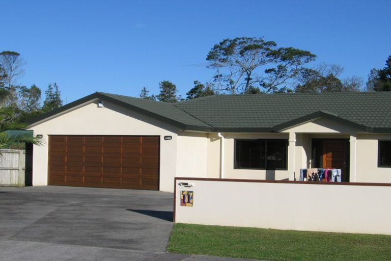 Photo of property in 11 Patsy O'hara Place, Swanson, Auckland, 0612
