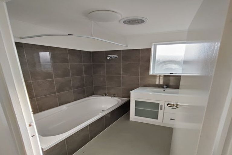 Photo of property in 1/307 Weymouth Road, Weymouth, Auckland, 2103