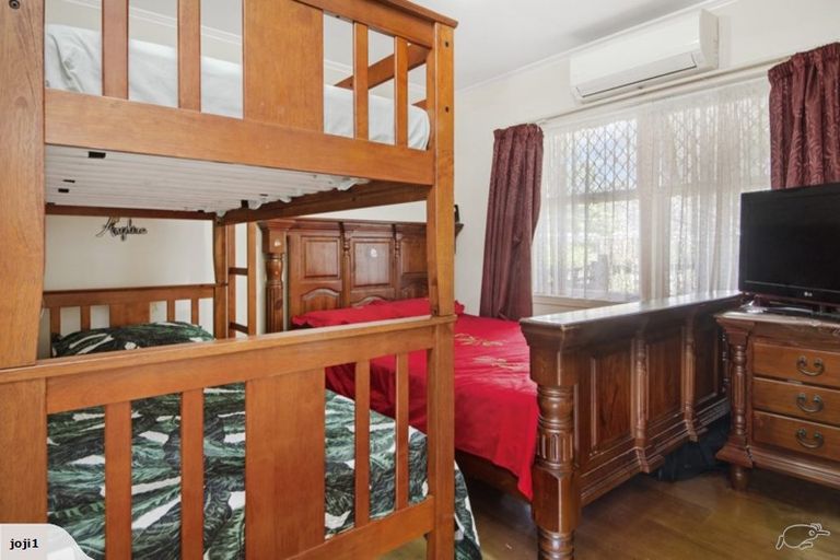 Photo of property in 1/4 Roseburn Place, Pakuranga, Auckland, 2010