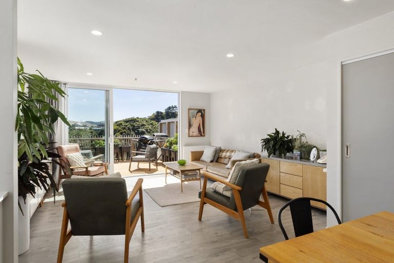 Photo of property in 13/6 Bushland Grove, Paparangi, Wellington, 6037