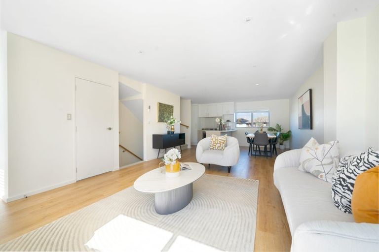 Photo of property in 81 Bordeaux Parade, Te Atatu South, Auckland, 0610