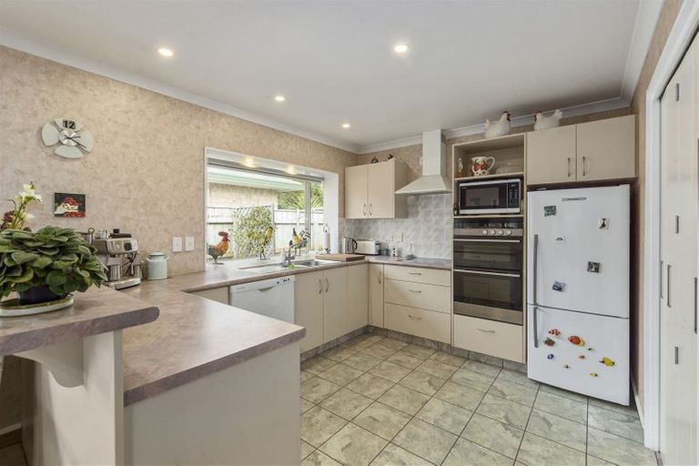 Photo of property in 80 Winchester Street, Levin, 5510