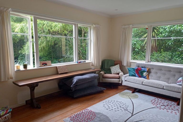 Photo of property in 55 Maungaraki Road, Korokoro, Lower Hutt, 5012